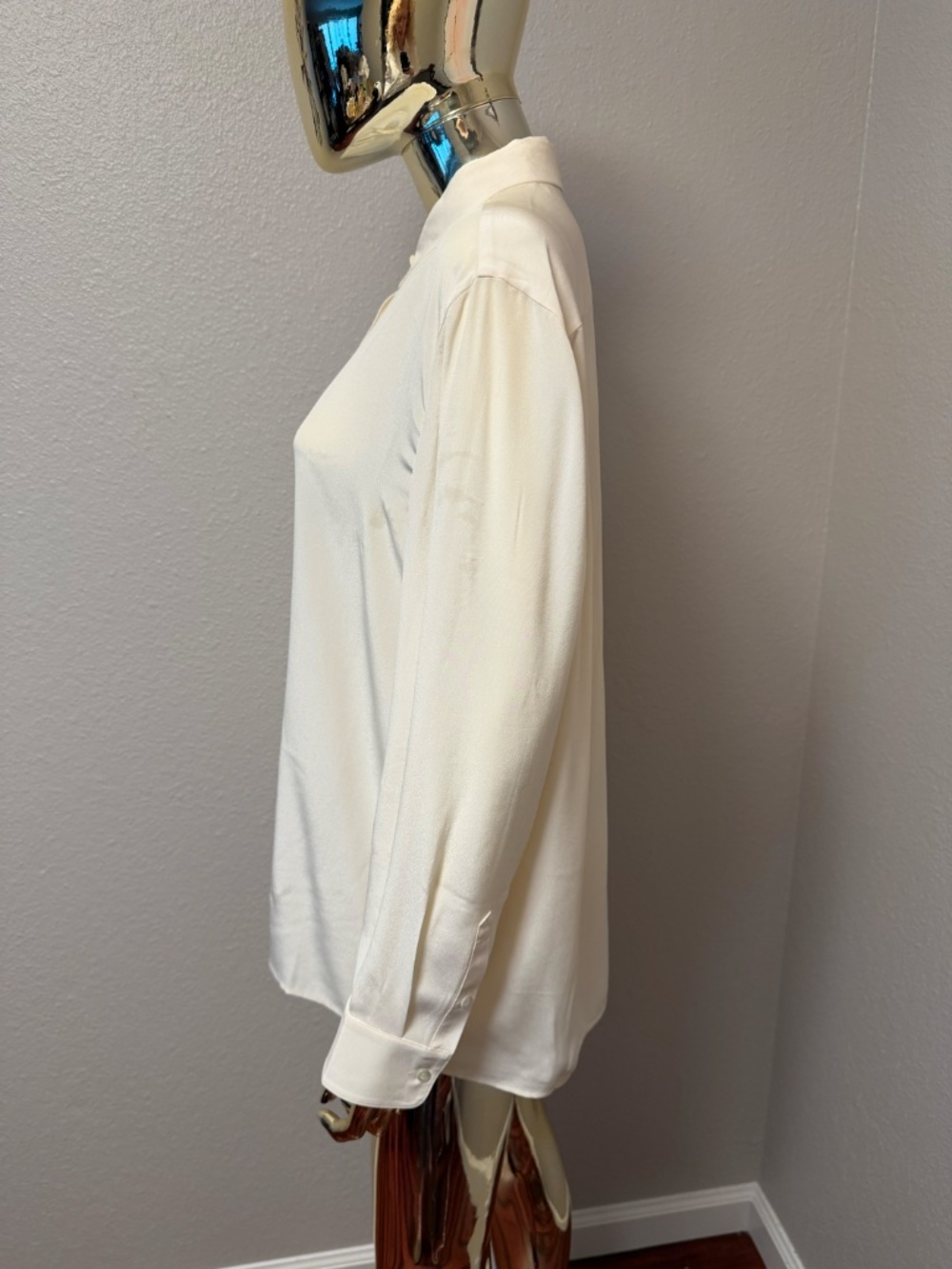 Jenni Kayne silk white blouse, size medium, NEW - Picture 3 of 8